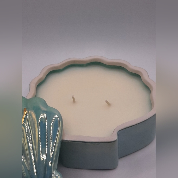 Little Mermaid Shell Candle - Charmed Aroma - Picture 3 of 5